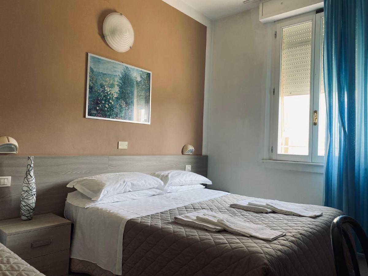Hotel New Primula Римини Екстериор снимка