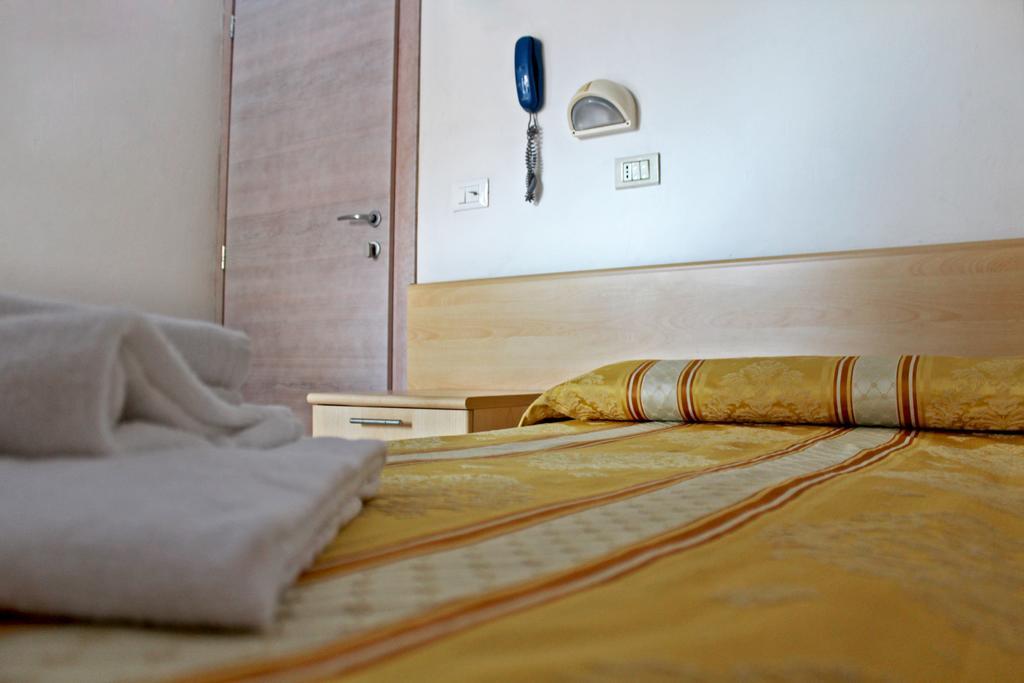Hotel New Primula Римини Екстериор снимка